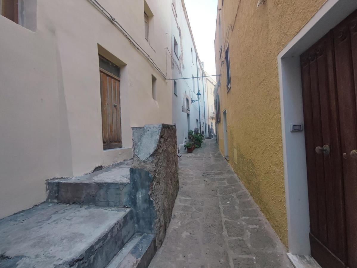 Residenza Nel Borgo L'Appusentu Bed & Breakfast Castelsardo Bagian luar foto