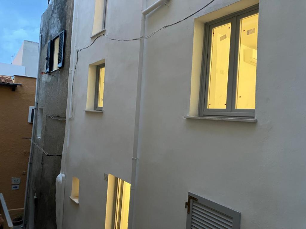 Residenza Nel Borgo L'Appusentu Bed & Breakfast Castelsardo Bagian luar foto