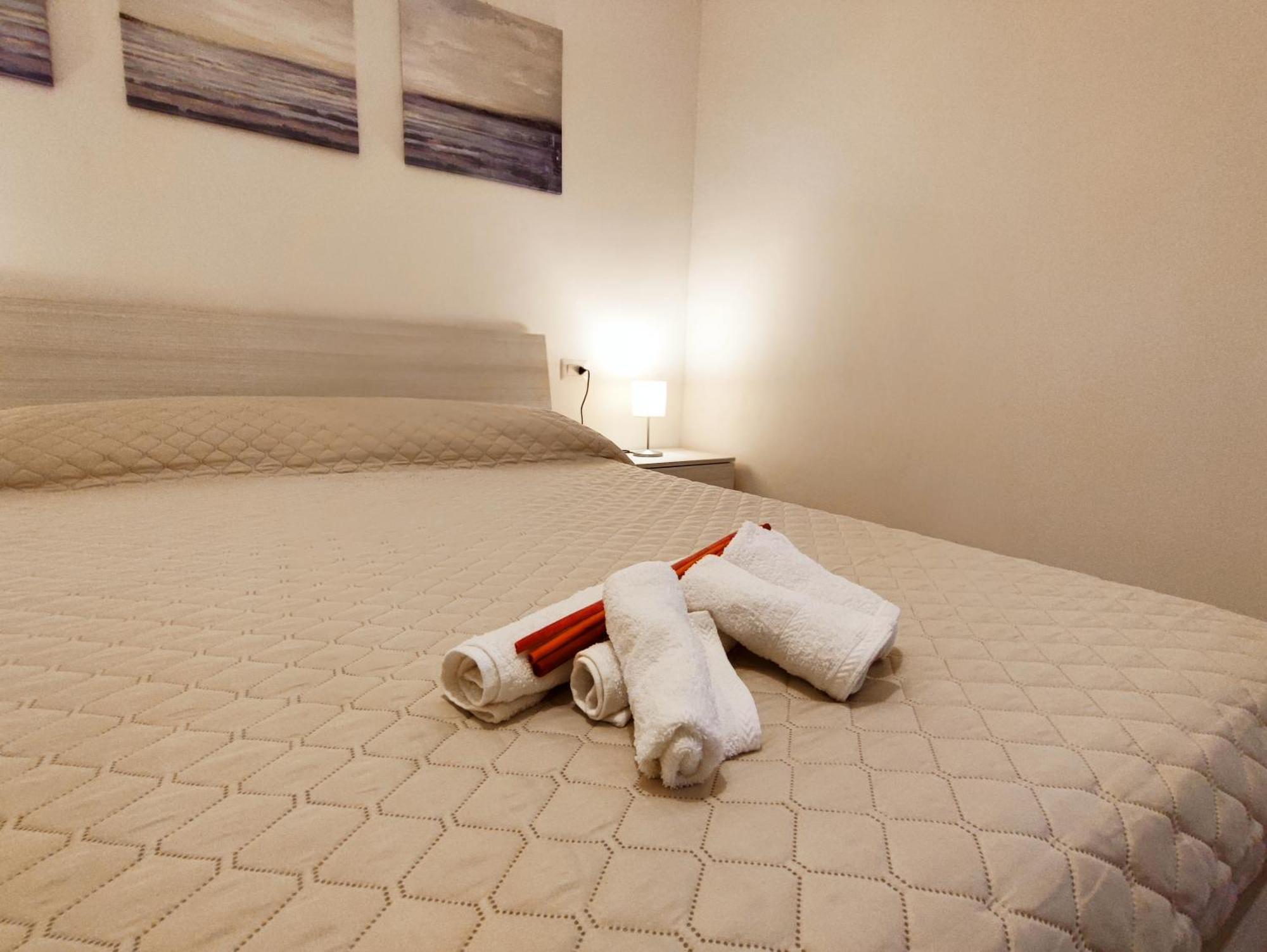 Residenza Nel Borgo L'Appusentu Bed & Breakfast Castelsardo Bagian luar foto